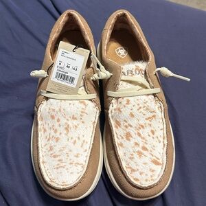 Ariat women’s Hilo casual shoes with spotted cow hair